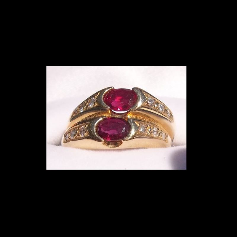 Oval Ruby and Diamond Ring, 18k yellow gold