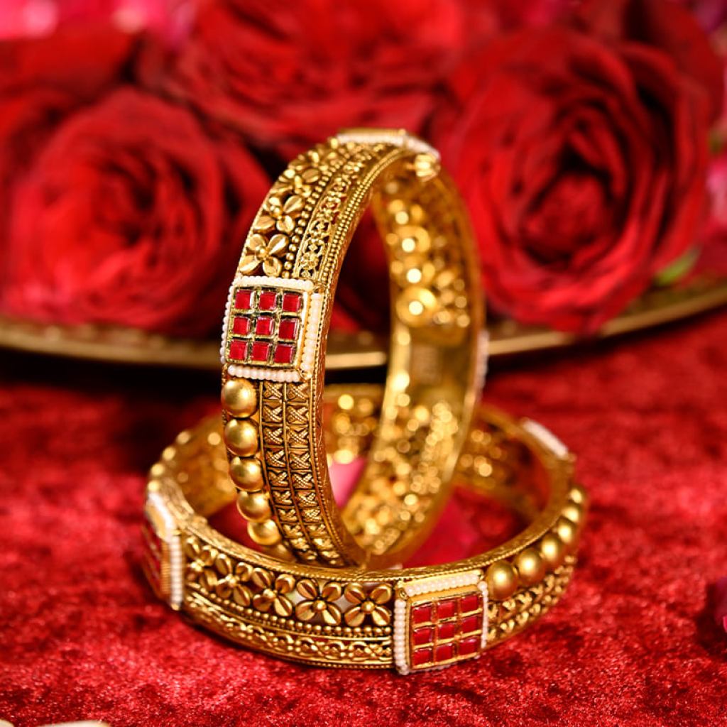 The Elegant Gold Bangle Yellow Gold