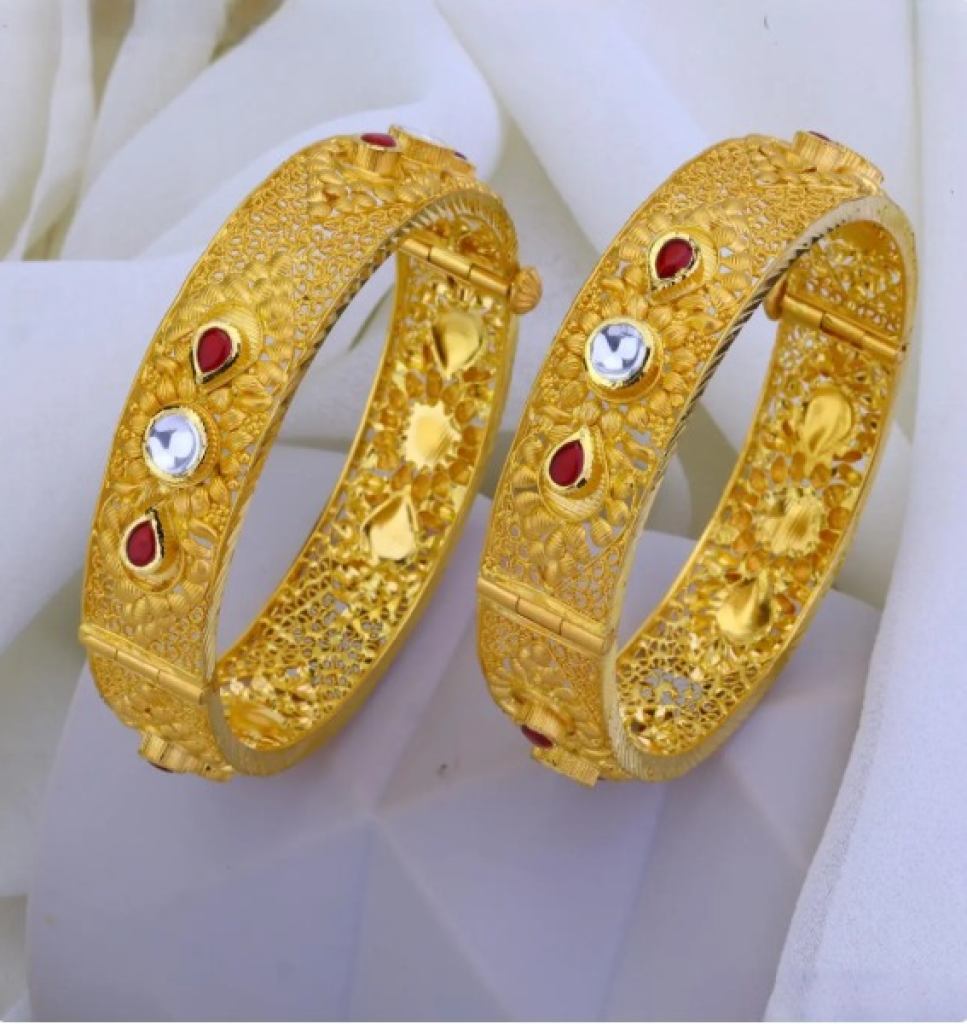 The Maharani Antique Bangle – Gold Finish