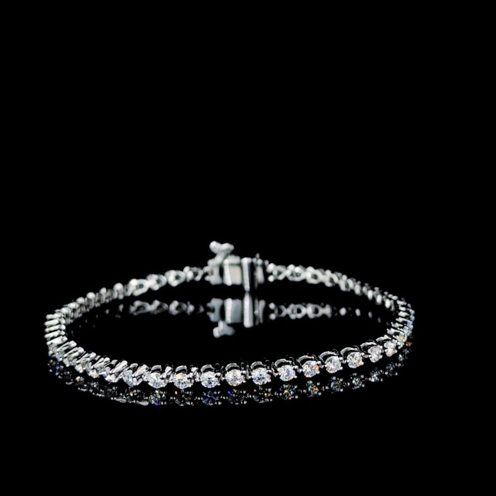 Luxury Round Lab Diamond Bracelet