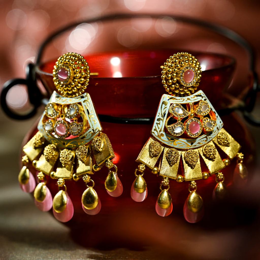Timeless Elegance: Handcrafted Gold & Kundan Jewelry
