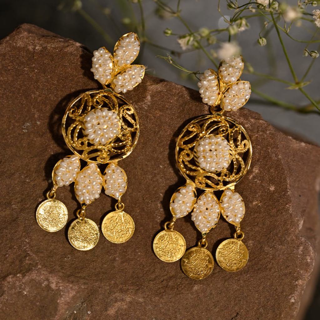 Exquisite Bridal Gold Jewellery & Festive Designs