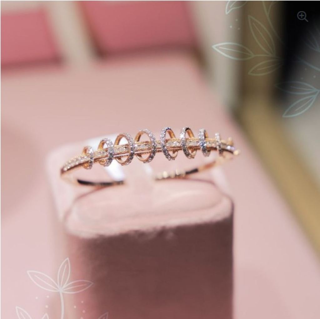 The Eternal Spiral Bracelet Diamond Elegance Finish