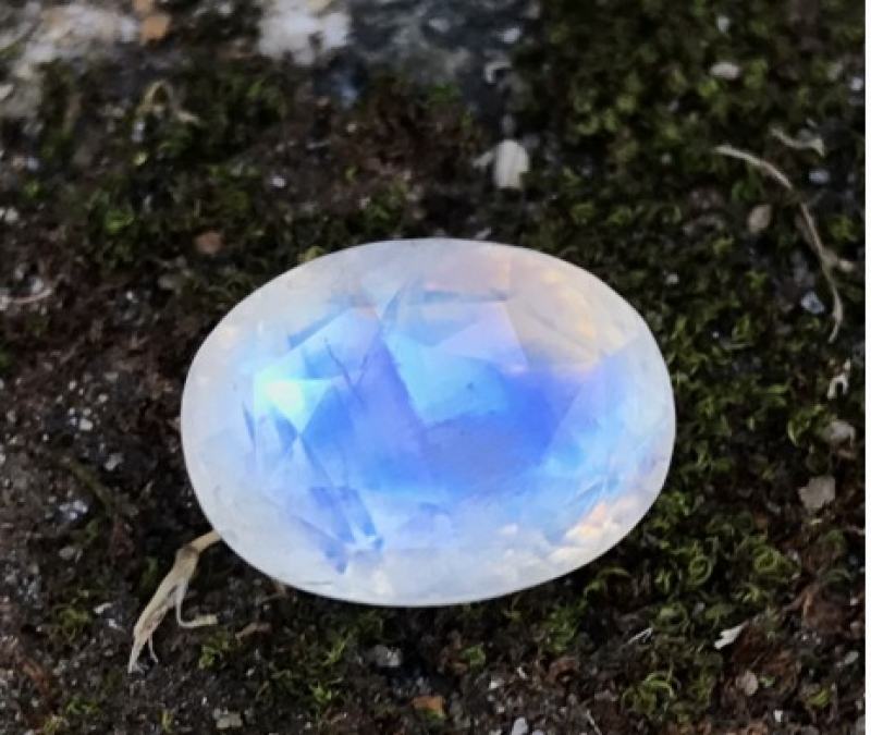 This exquisite oval cut Semi-Precious Gemstones