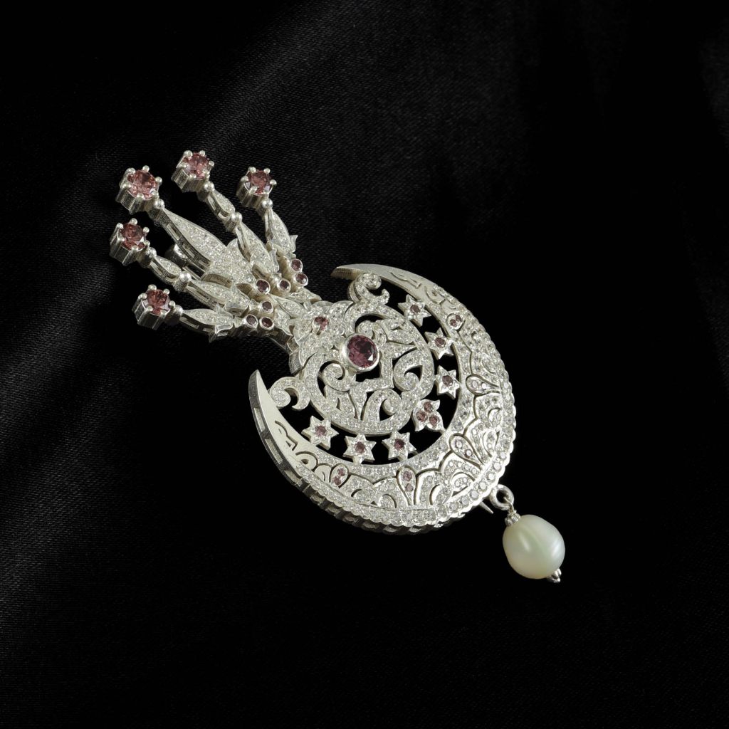 Moonlight Crest Brooche