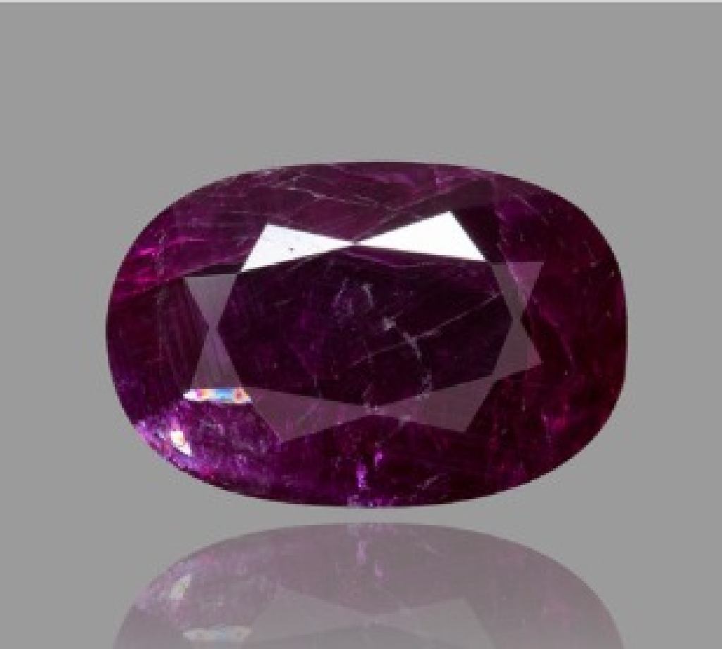 Tanzanian Elegance – 4.55 ct Oval Ruby