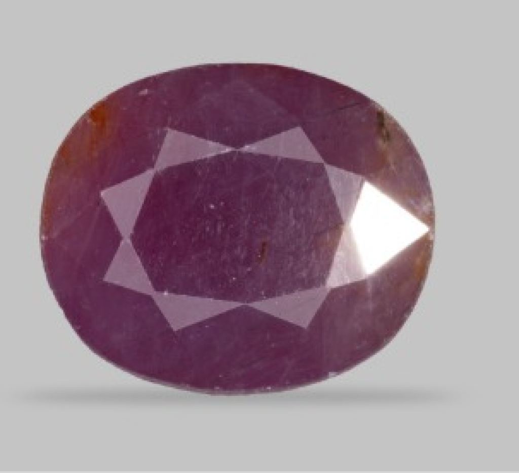 African Majesty – 5.42 ct Oval Ruby