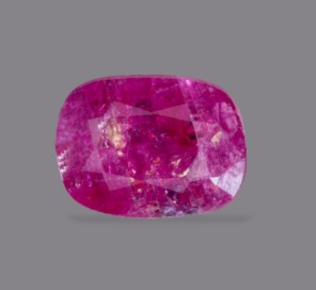 Burma Prestige – 5.83 ct Rectangular Cushion Ruby