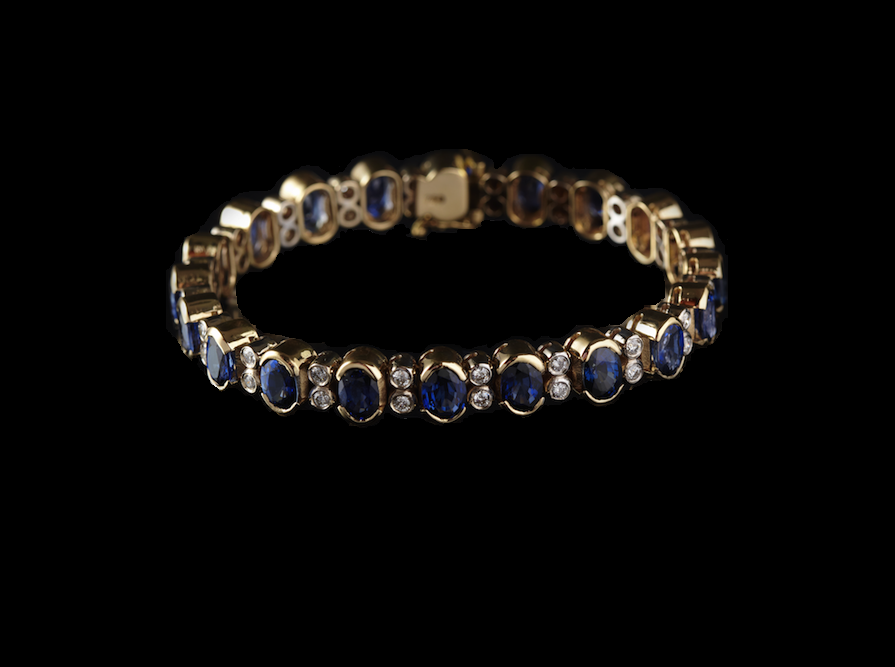 Oval Blue Sapphire Bracelet with diamonds, 18k yellow gold