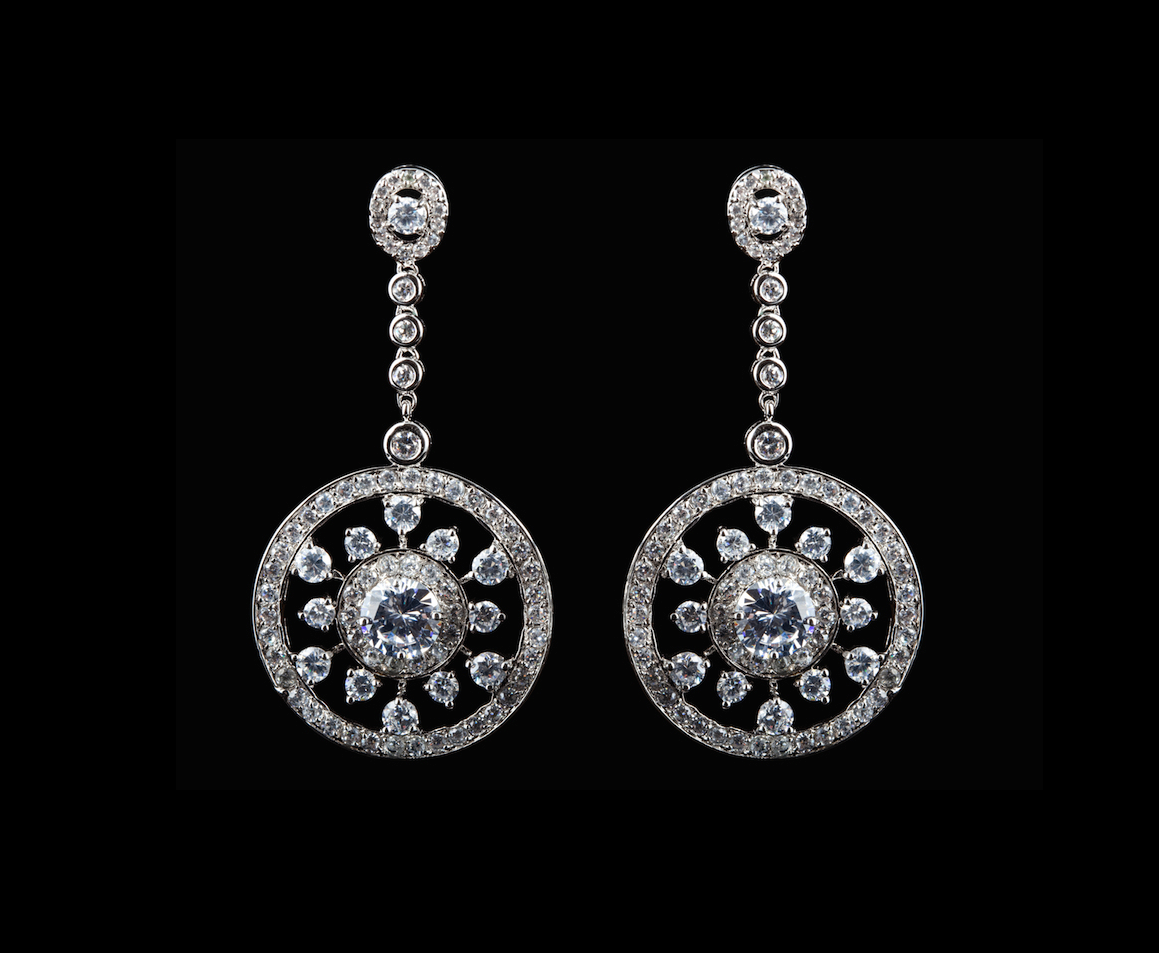 Brilliant-cut White Diamond Earrings, 18k white gold