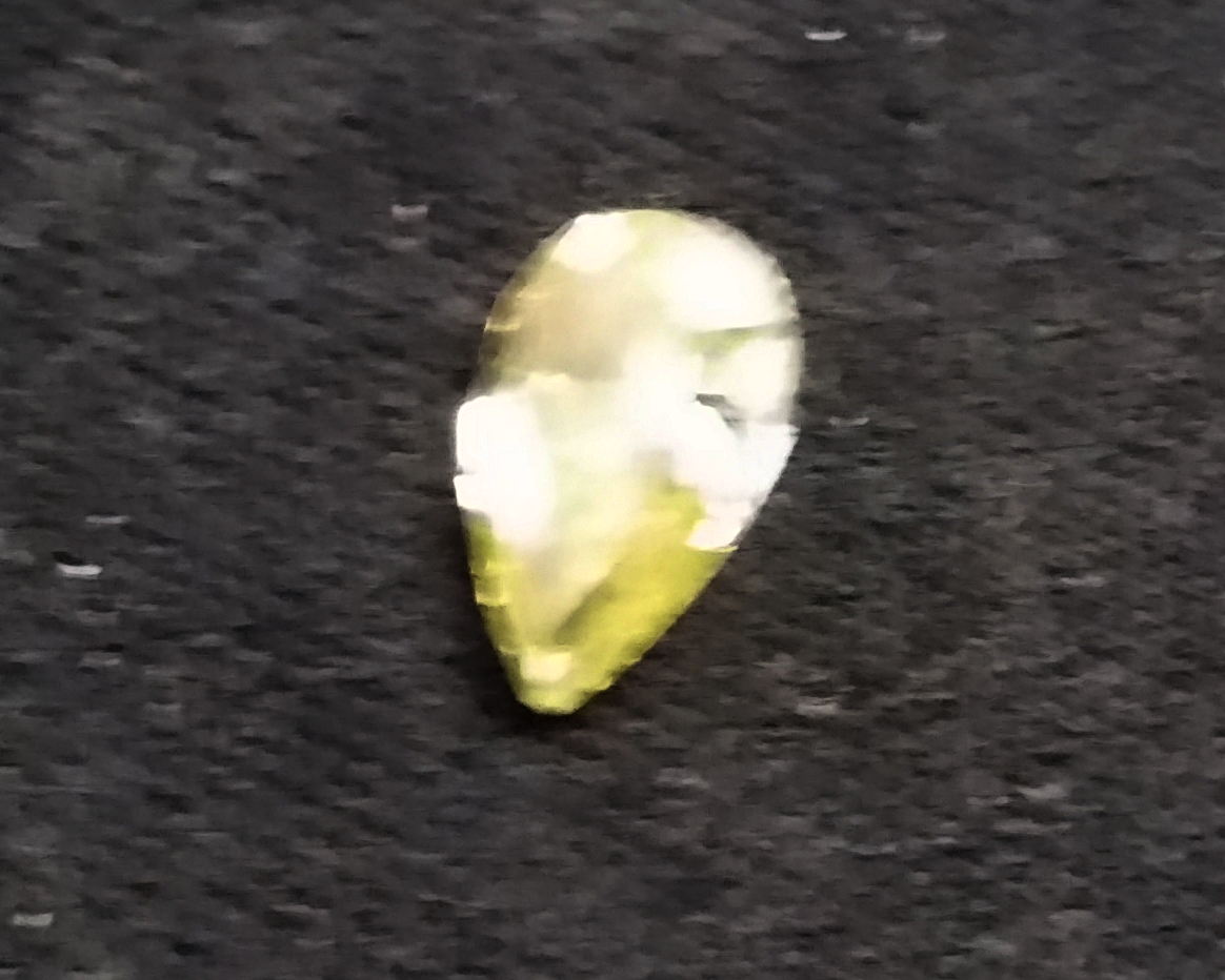 Pear Brilliant-cut Diamond Stone, Colour: Champagne Yellow