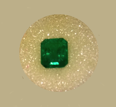 Octagon Cut Loose Columbian Emerald Stone, Colour: Green