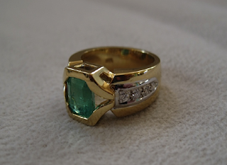 Emerald Cut Emerald Ring with Diamond, 18k yellow gold