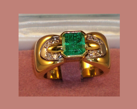 Emerald-cut Columbian Emerald and Diamond Ring, 18k yellow gold