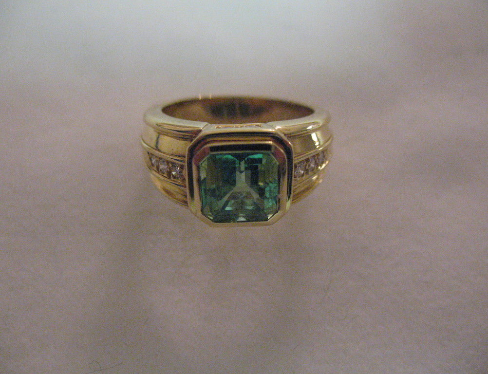 Emerald-cut Emerald and Diamond Ring, 18k yellow gold