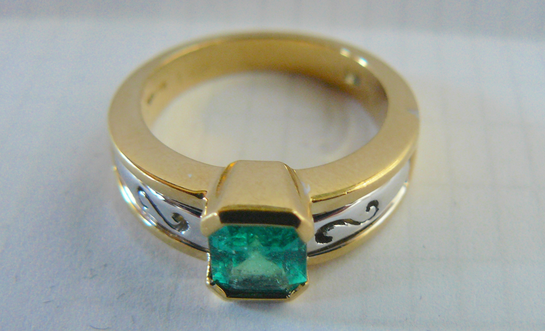 Mixed Cut Columbian Emerald Ring, 18 k yellow gold