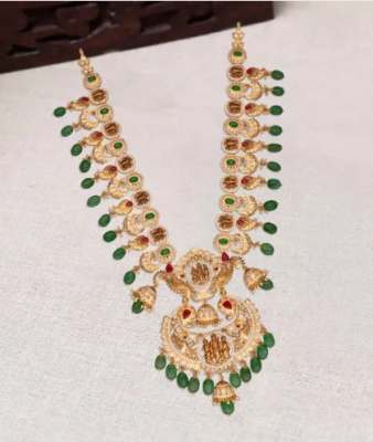 Rajwada Vivaah Sovereign Gold Jewellery Set